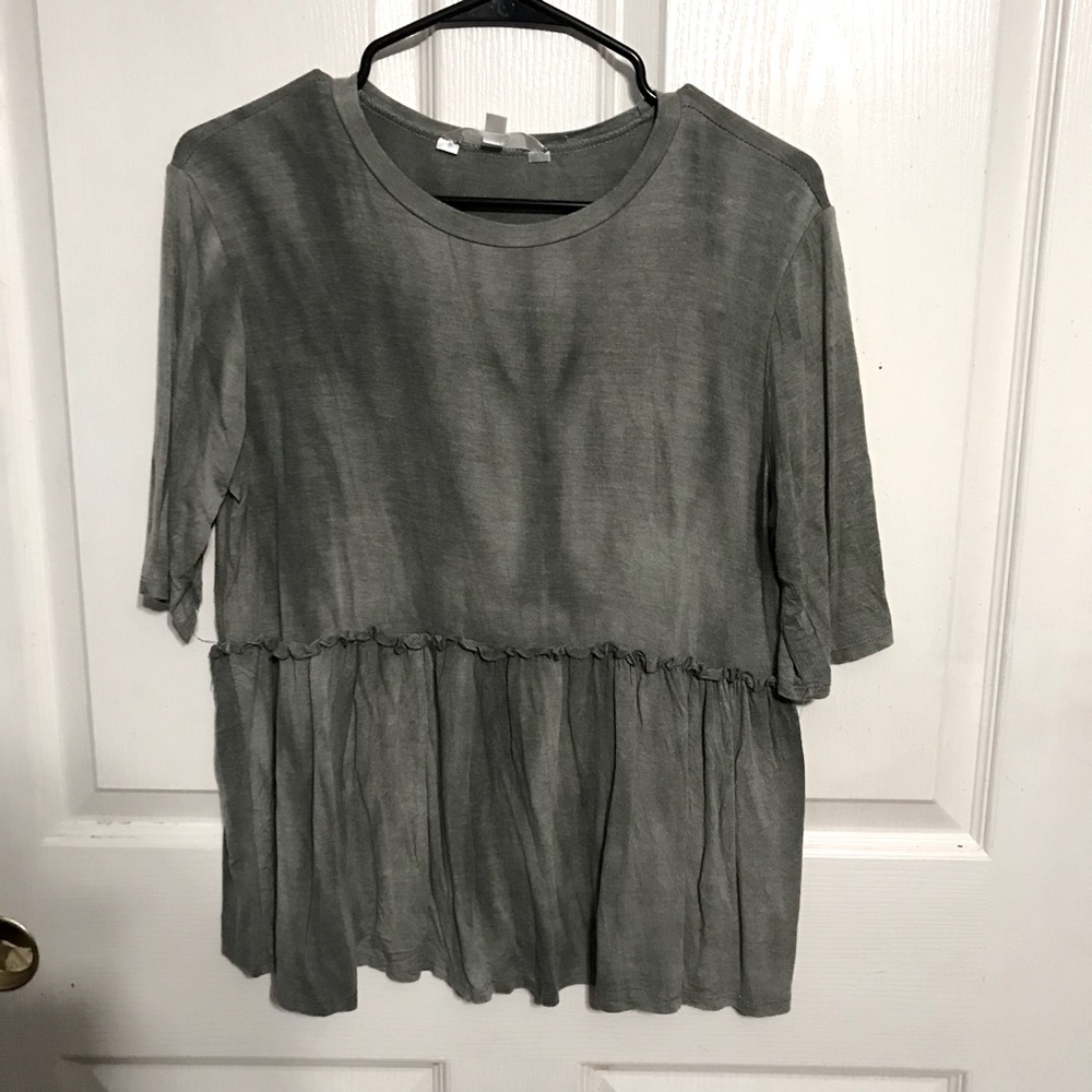 Green 3/4 sleeve top